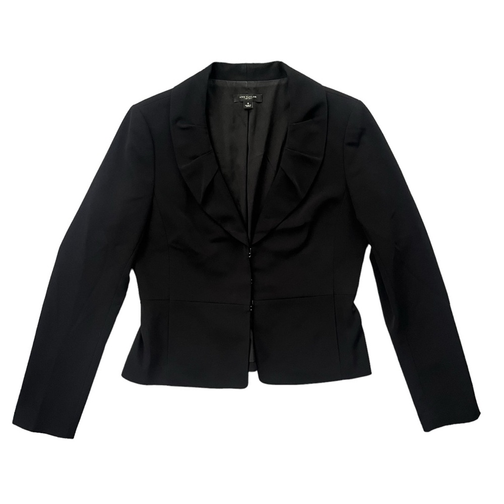 Ann Taylor Women’s Size 6 Black Round Ruffle Collar Cropped Fitted Blazer Jacket